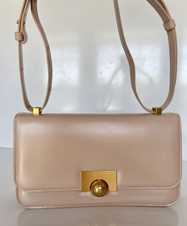Neu mit Etikett: 2100 $ Bottega Veneta Mini-Umhängetasche aus Sattelleder 587222 Hergestellt in Italien