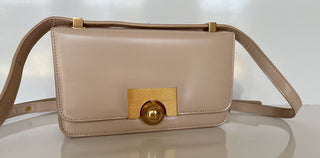 Neu mit Etikett: 2100 $ Bottega Veneta Mini-Umhängetasche aus Sattelleder 587222 Hergestellt in Italien