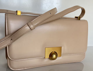 NWT 2540 $ Bottega Veneta Sattelleder Mittelgroße Umhängetasche 578009 Hergestellt in Italien