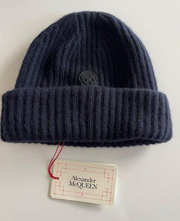 Neu mit Etikett: 385 $ Alexander McQueen Bullion Skull Ribbed Cashmere Beanie Navy Hat Large 
