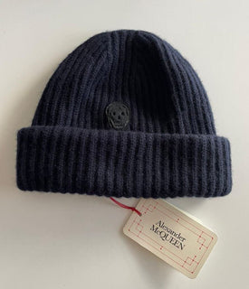 Neu mit Etikett: 385 $ Alexander McQueen Bullion Skull Ribbed Cashmere Beanie Navy Hat Large 