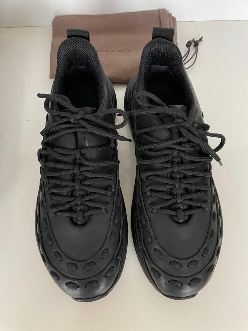 NIB $950 Bottega Veneta Mens Leather Black Sneakers 10.5 US (43.5 Euro) 578305