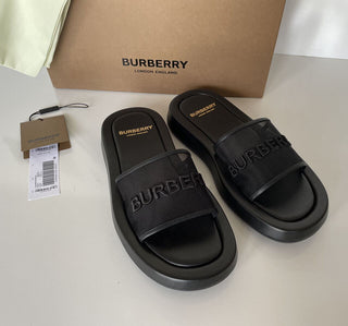 NIB Burberry Damen-Sandalen mit besticktem Mesh-Logo, 8 US (38 Euro) 8039250 