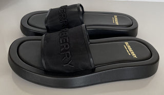 NIB Burberry Damen-Sandalen mit besticktem Mesh-Logo, 8 US (38 Euro) 8039250 
