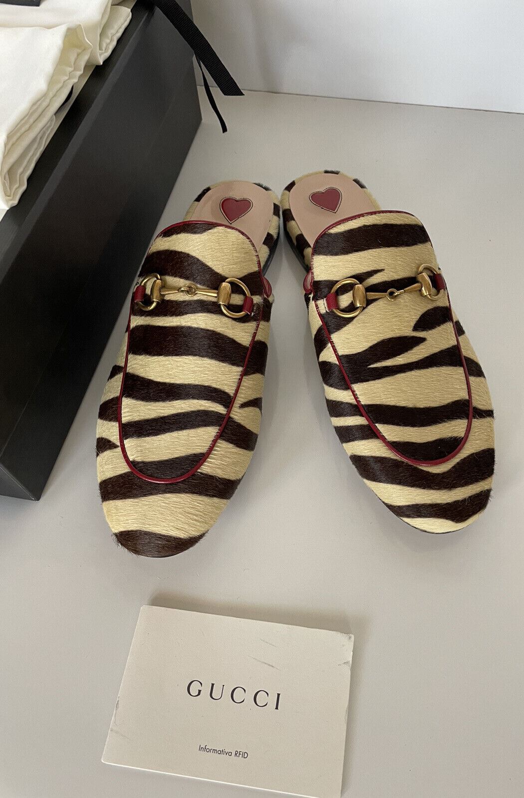 Женские сандалии без шнуровки Gucci с мехом зебры Horsebit 6,5 США (36,5 ЕС) IT 476250 