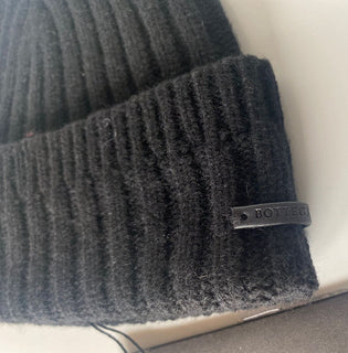 Neu mit Etikett: 350 $ Bottega Veneta Strickmütze aus 100 % Kaschmir Schwarz Klein 597145 Italien 