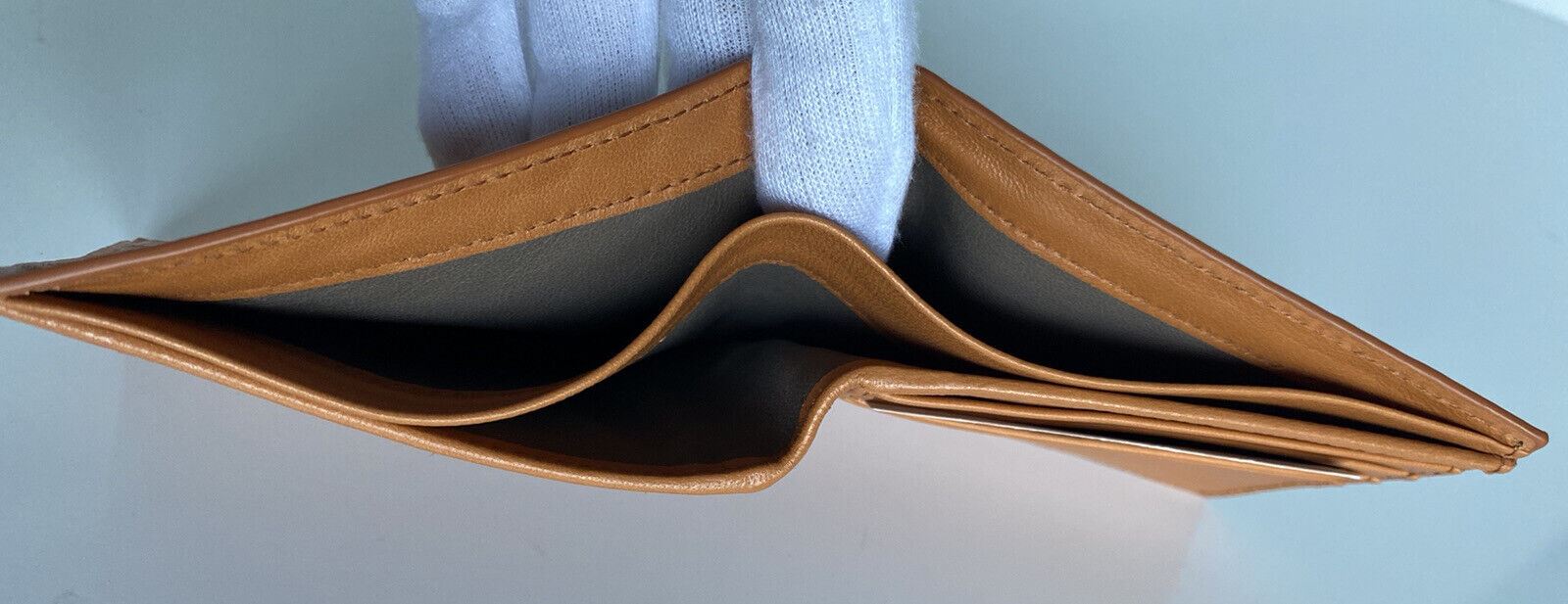 NWT Bottega Veneta Intrecciato Leather Clay Bi-fold Wallet 196207 Italy