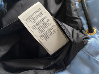 Neu mit Etikett: Versace Rucksack aus Nylon/Leder in Kornblumenblau, hergestellt in Italien, 1002876 1A02155 
