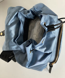 Neu mit Etikett: Versace Rucksack aus Nylon/Leder in Kornblumenblau, hergestellt in Italien, 1002876 1A02155 