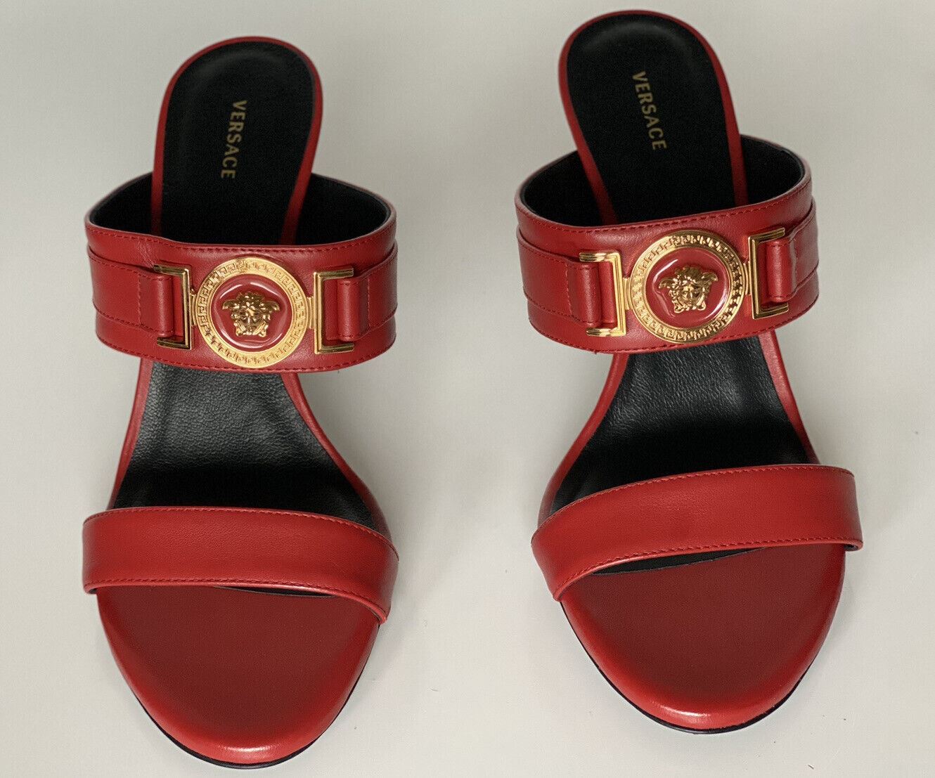 NIB VERSACE Medusa Women's Red Pumps Sandals 7 US (37 Euro)  Made in Italy D1NPS