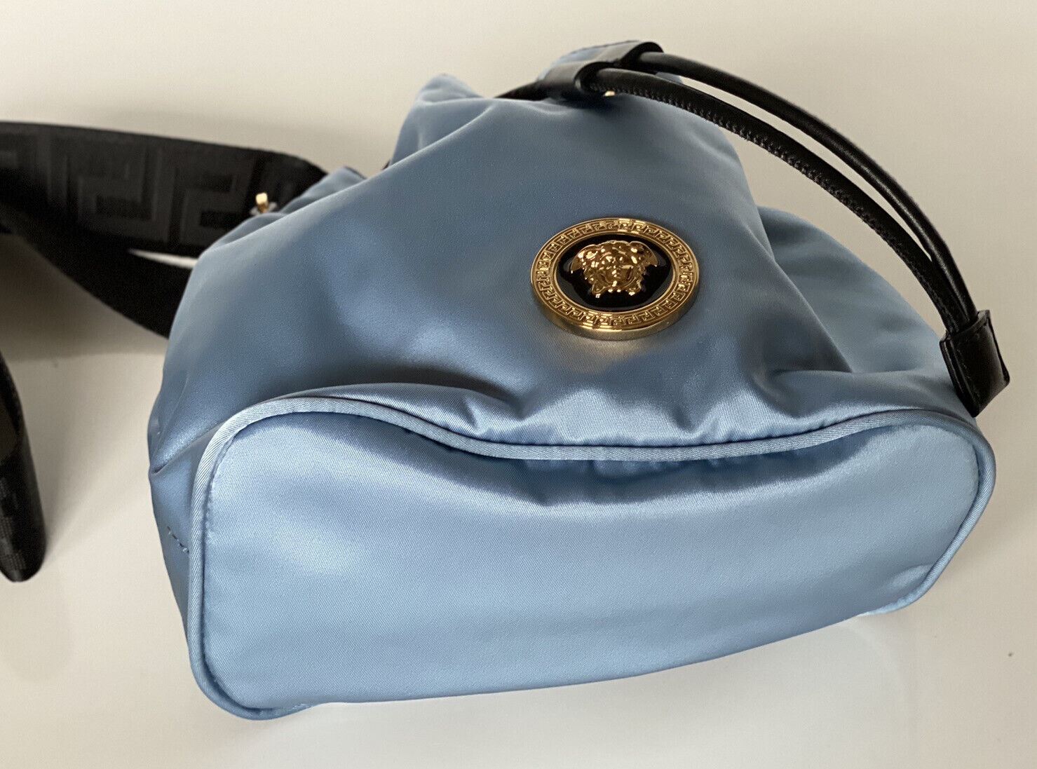 NWT Versace Мини-рюкзак из нейлона/кожи василькового цвета Италия 1002875 1A02155 
