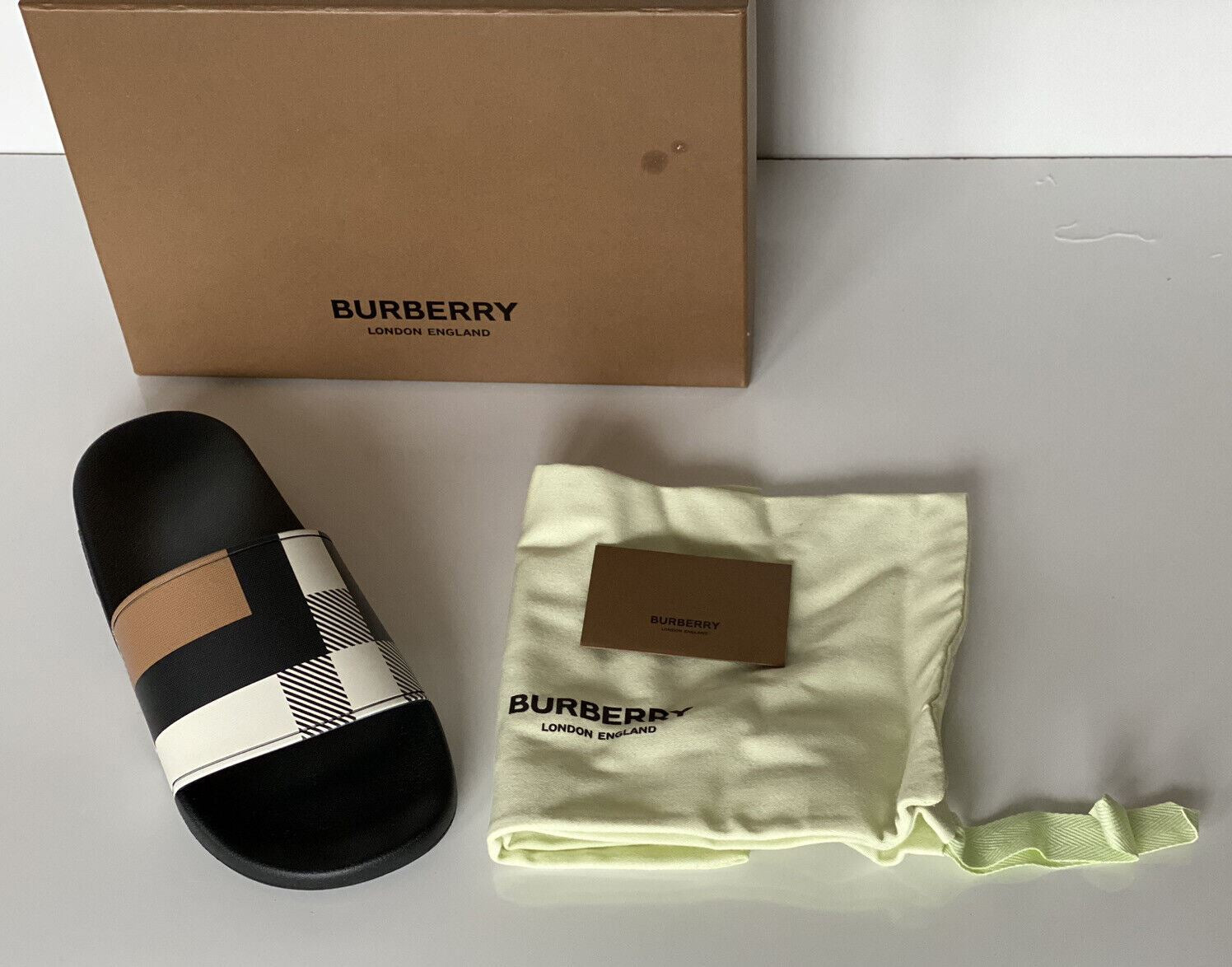 NIB $410 Burberry Camel Check Slides Sandalen 10 US (43 Euro) 8043672 