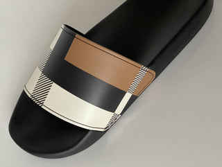 NIB $410 Burberry Camel Check Slides Sandalen 10 US (43 Euro) 8043672 