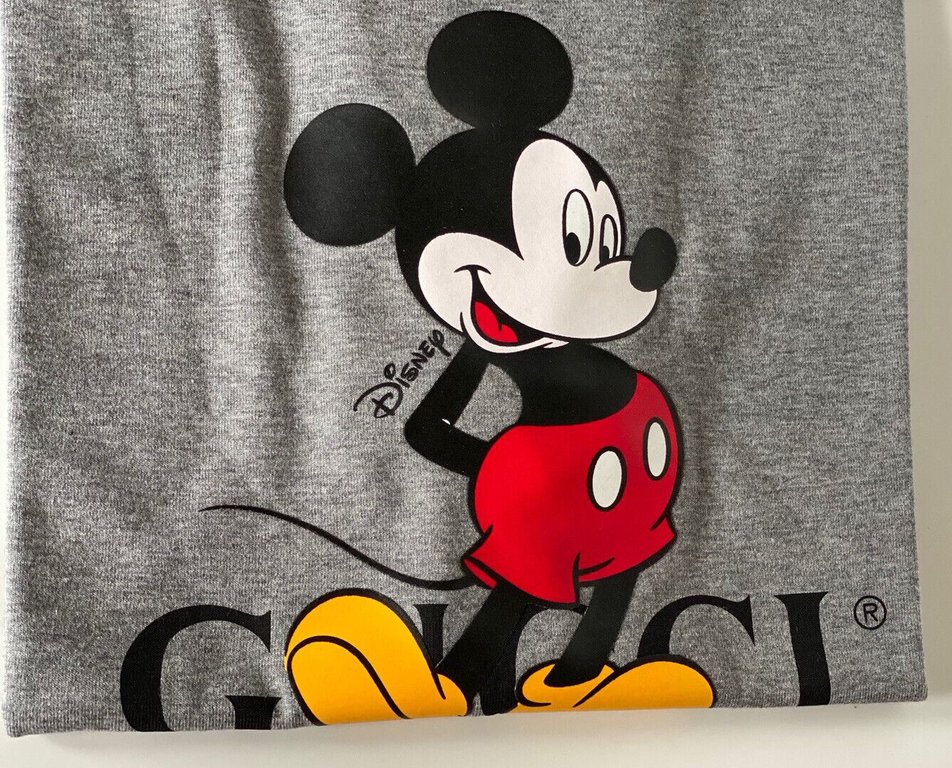 Neu mit Etikett: Gucci Mickey Mouse Graues T-Shirt aus Baumwolljersey, Größe M (Übergröße) 565806