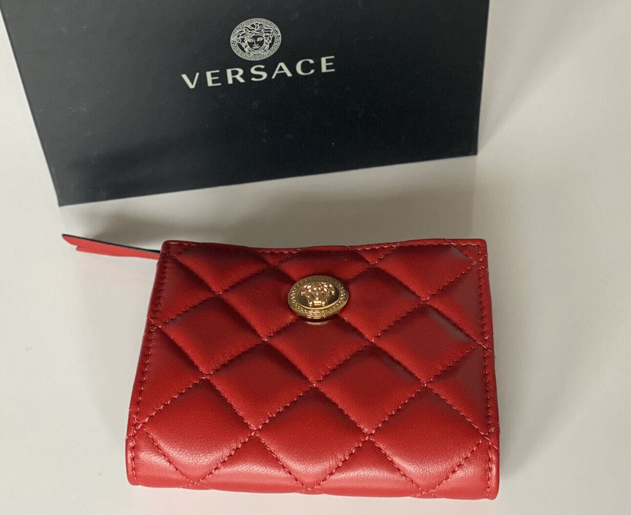 Красный кожаный стеганый кошелек на молнии NWT Versace Medusa Head IT 1A03912 