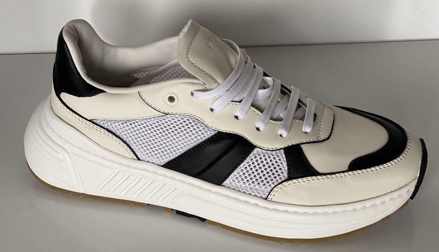 NIB $ 790 Bottega Veneta Herren-Sneaker aus Leder und Mesh Weiß/Schwarz 12 US 565646