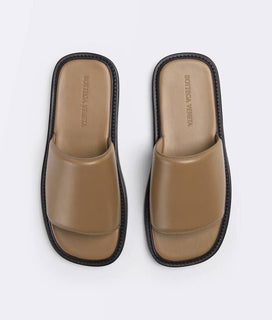 NIB $ 690 Bottega Veneta Herren-Sandalen aus Wiener Kalbsleder, Kamel 10 US 667087 IT