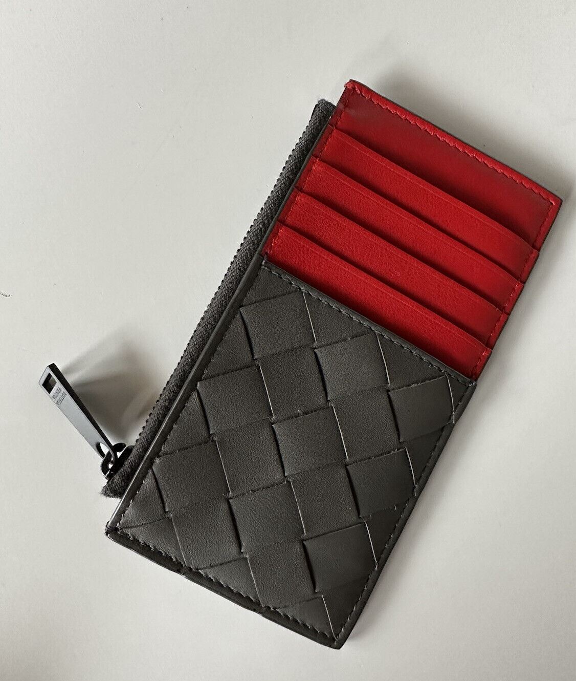 NWT $520 Bottega Veneta Leather Slim Wallet Intreccio Weave Graphite, Red 591379