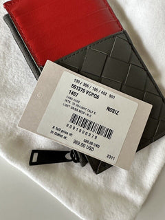 Neu mit Etikett: 520 $ Bottega Veneta Leder-Slim-Geldbörse Intreccio Weave Graphite, Red 591379