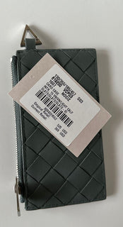 Neu mit Etikett: 520 $ Bottega Veneta Leder-Slim-Geldbörse Intreccio Weave Slate 619200