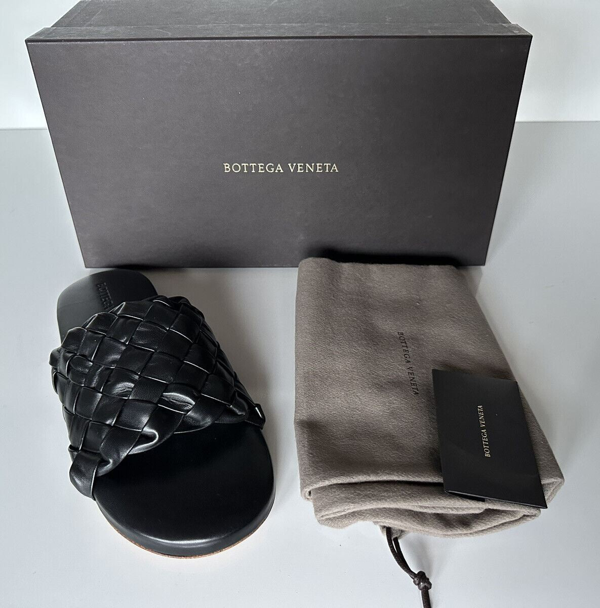 NIB $ 1150 Bottega Veneta Herren-Sandalen aus Intrecciato-Leder Schwarz 7 US 620298 IT