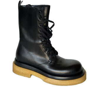 NIB $ 1450 Bottega Veneta Military Kalbsleder Schwarze Stiefel 9 US 667093 IT