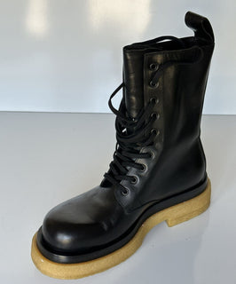 NIB $ 1450 Bottega Veneta Military Kalbsleder Schwarze Stiefel 9 US 667093 IT