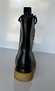 NIB $ 1450 Bottega Veneta Military Kalbsleder Schwarze Stiefel 9,5 US 667093 IT