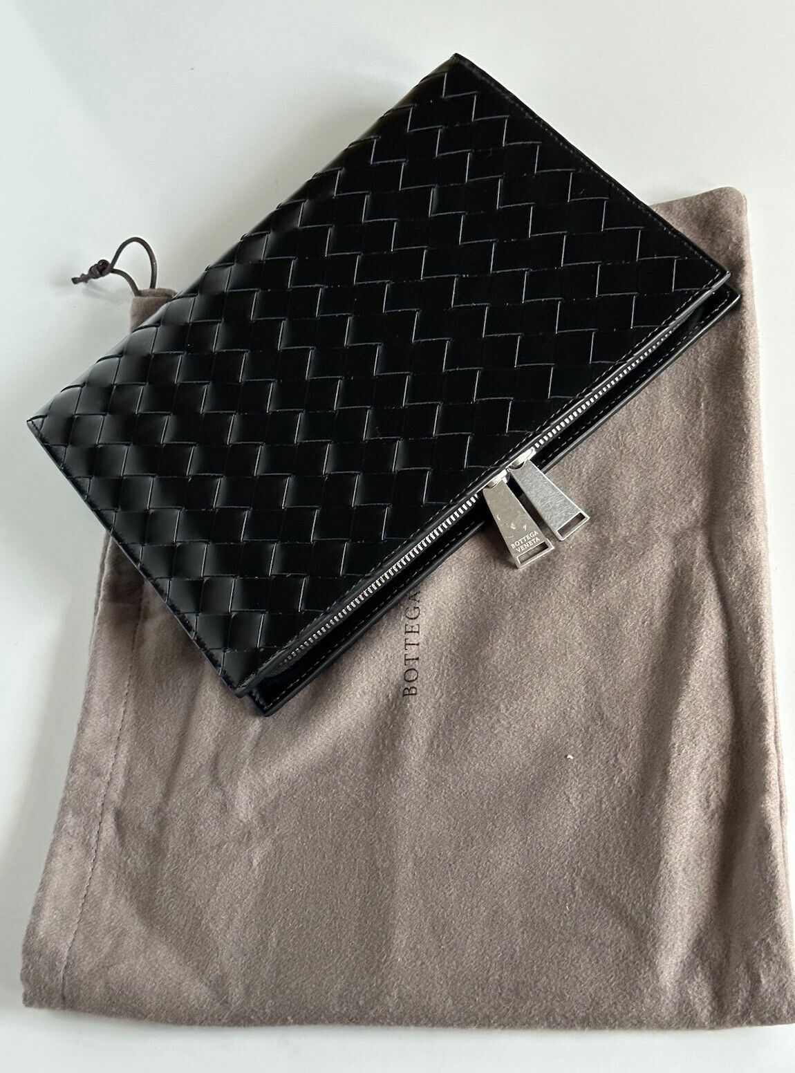 NWT Bottega Veneta Intrecciato Чехол для документов из блестящей телячьей кожи, черный 592855