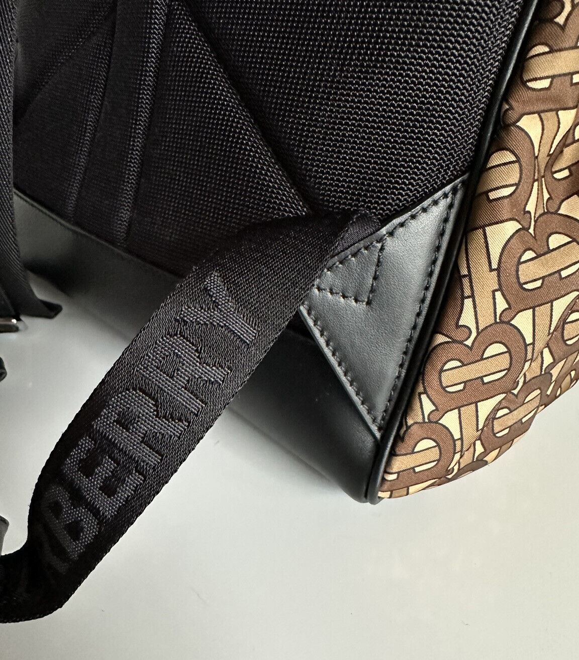 NWT Burberry Monogram Нейлоновый свадебный коричневый рюкзак Сделано в Италии 80448241 