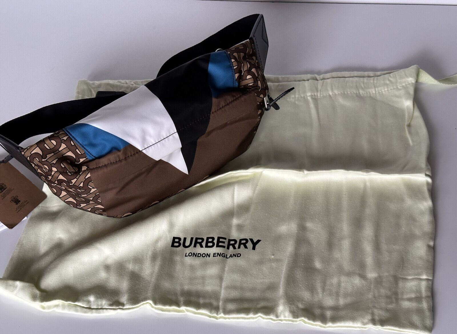 Neu mit Etikett: 1.000 $ Burberry TB Monogram Print Sonny Brown Gürtel/Taille/Body Bag 80448311 