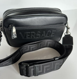 NWT 1000 $ Versace Injection Logo Herren-Umhängetasche aus Kalbsleder Schwarz 1006180 