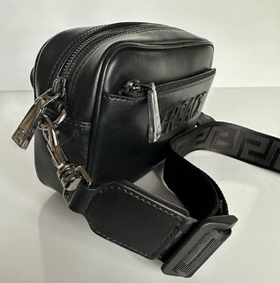 NWT 1000 $ Versace Injection Logo Herren-Umhängetasche aus Kalbsleder Schwarz 1006180 