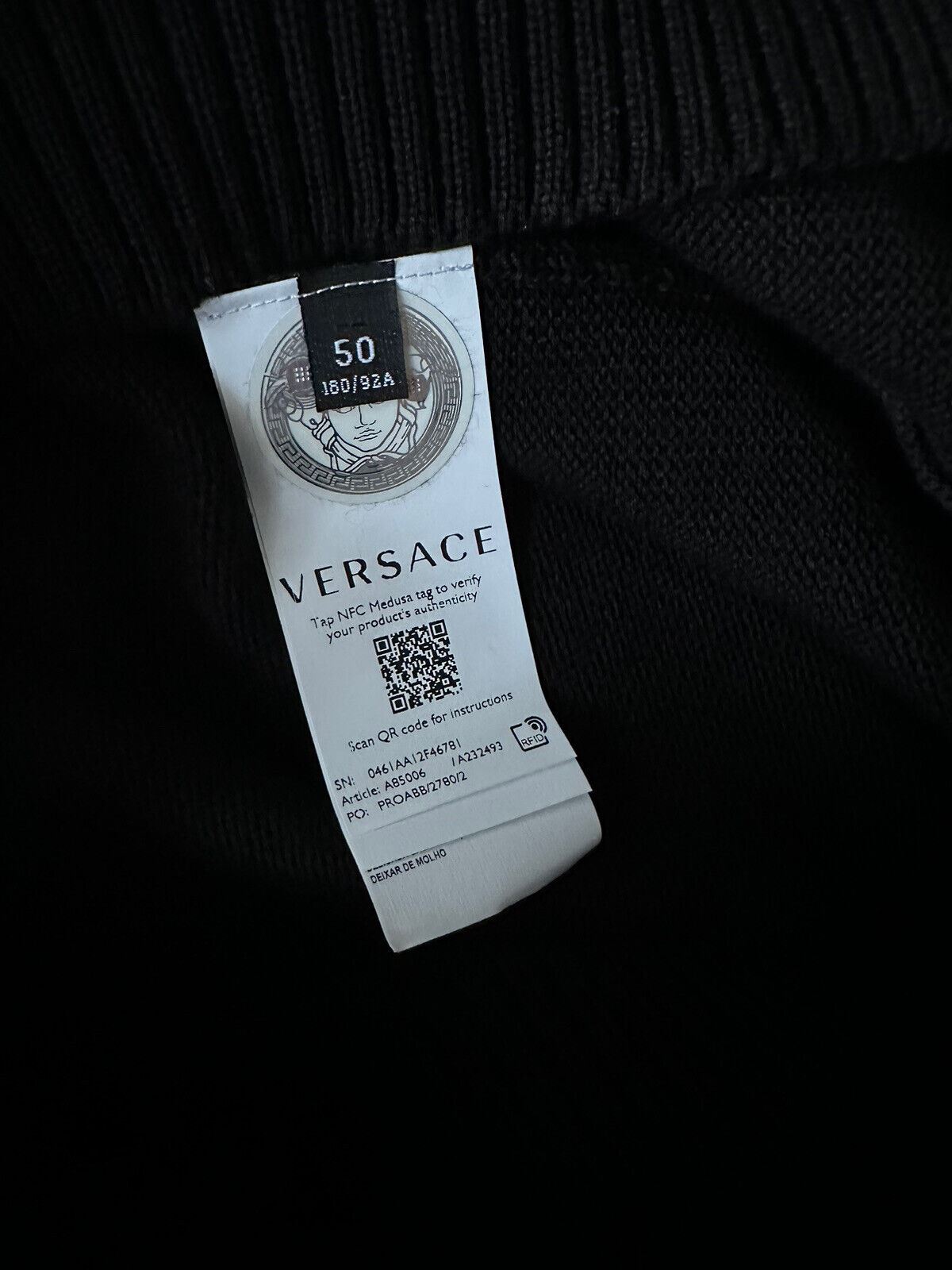 Neu mit Etikett: 700 $ Versace Signature Baumwollstrickpullover Schwarz 50 (Groß) Italien A85006