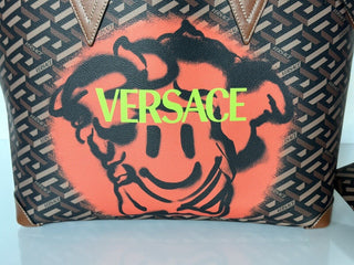 Neu mit Etikett Versace Greca Signature Smiley Medusa Tragetasche Abnehmbare Tasche IT 1008109
