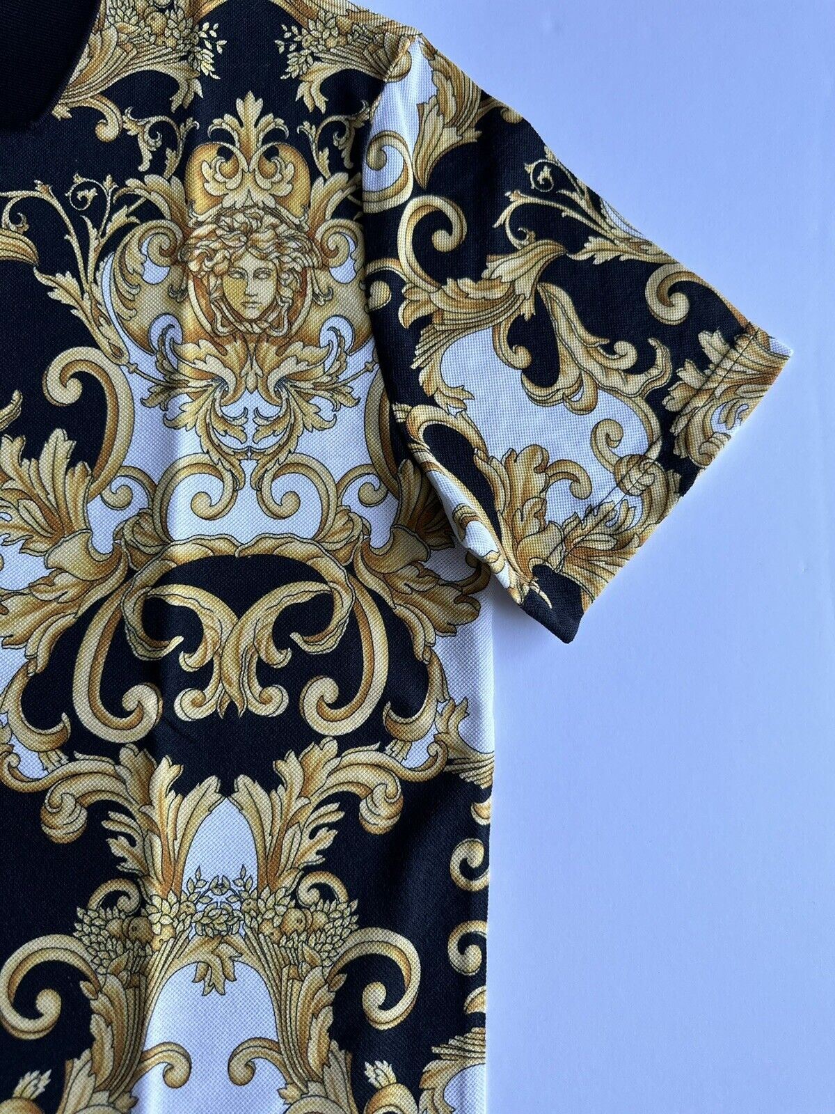 NWT $600 Versace Piquet Fabric Medusa Renaissance Polo Shirt Medium 1008281