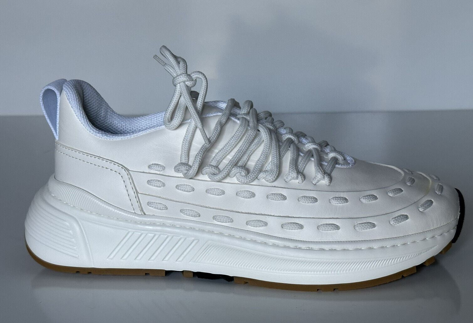 Neue weiße Herren-Sneaker aus Leder von Bottega Veneta für 950 $, 11 US (44 Euro) 578305