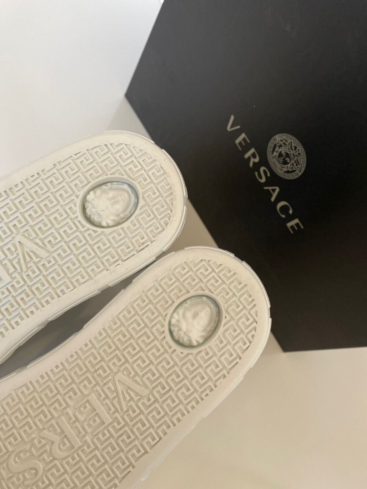 NIB Versace White Palladium High-top Canvas Sneakers 10.5 US (43.5 Euro) DSU8403