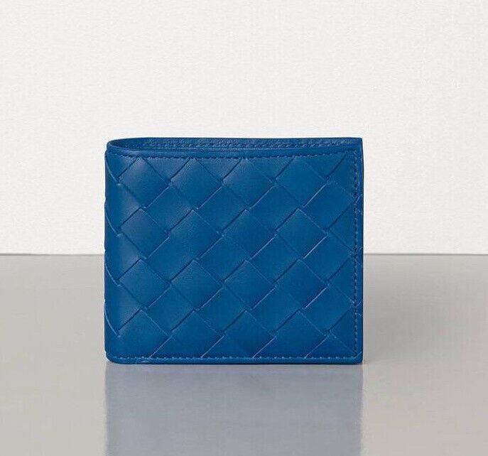 Neu mit Etikett: 550 $ Bottega Veneta Intrecciato Bluette Bi-fold Wallet aus Leder 605721 Italien