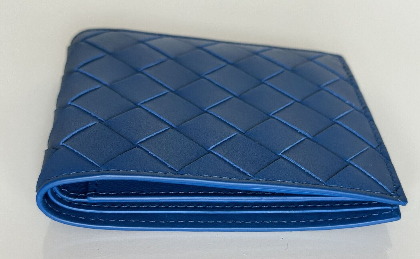 NWT $550 Bottega Veneta Intrecciato Leather Bluette Bi-fold Wallet 605721 Italy