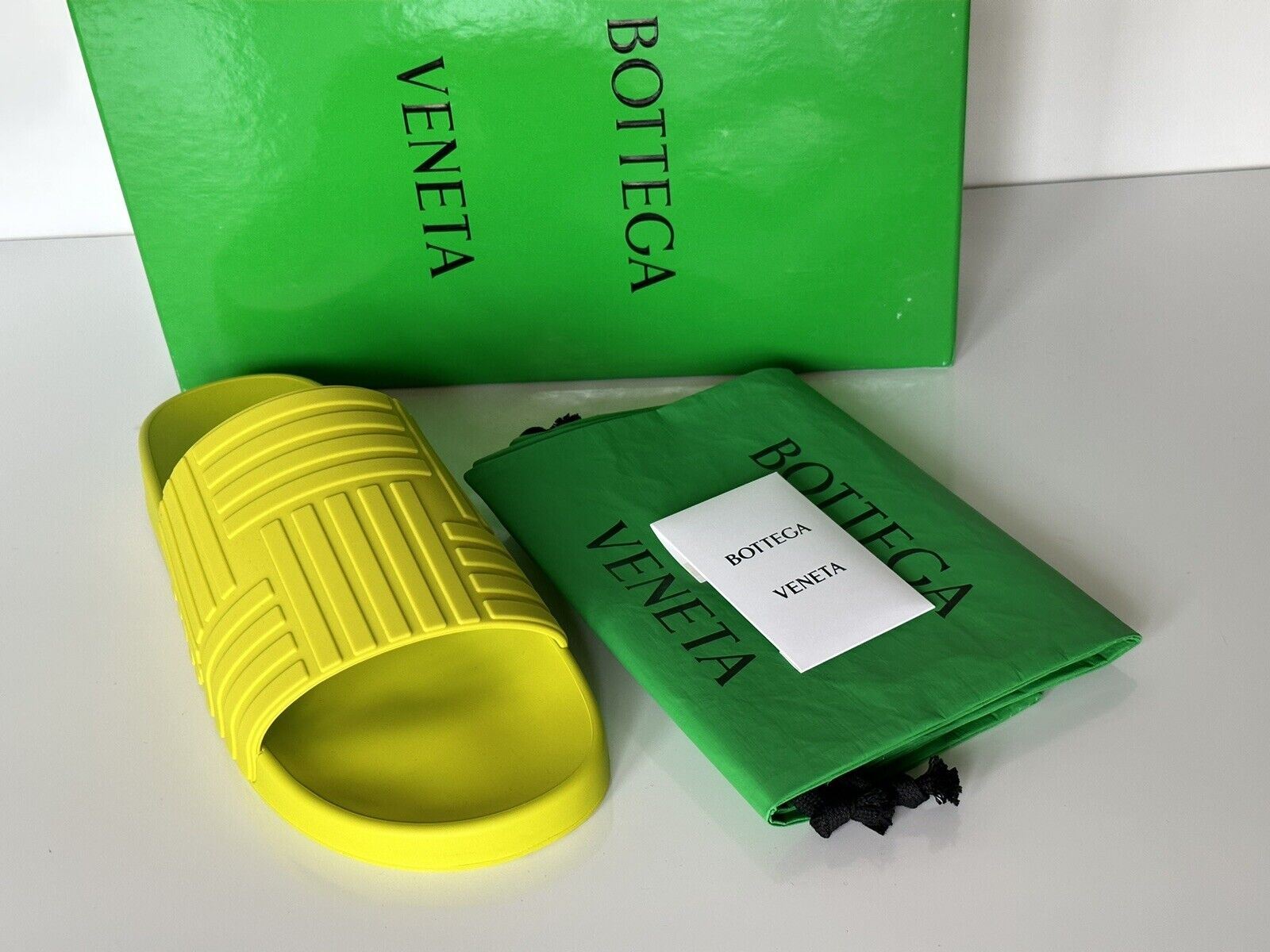 NIB $420 Bottega Veneta Men's Rubber Kiwi Slides Sandals 13 US (46 Euro) 690105