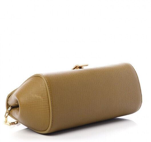 Мини-сумка Bottega Veneta из телячьей кожи с зернистой текстурой, горчичный/золотой 608798 (NWT 1850 долл. США) 