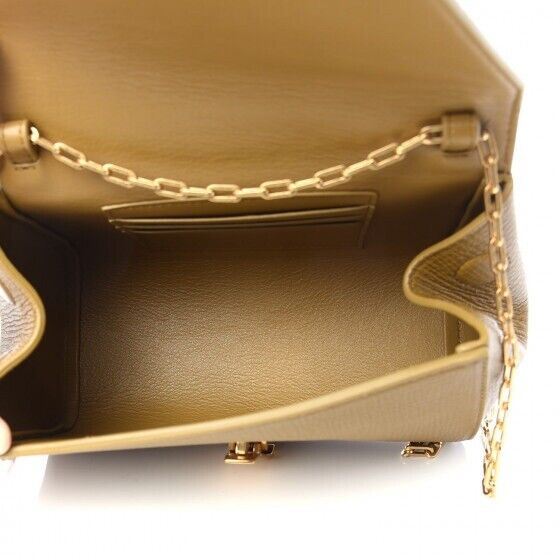 Мини-сумка Bottega Veneta из телячьей кожи с зернистой текстурой, горчичный/золотой 608798 (NWT 1850 долл. США) 