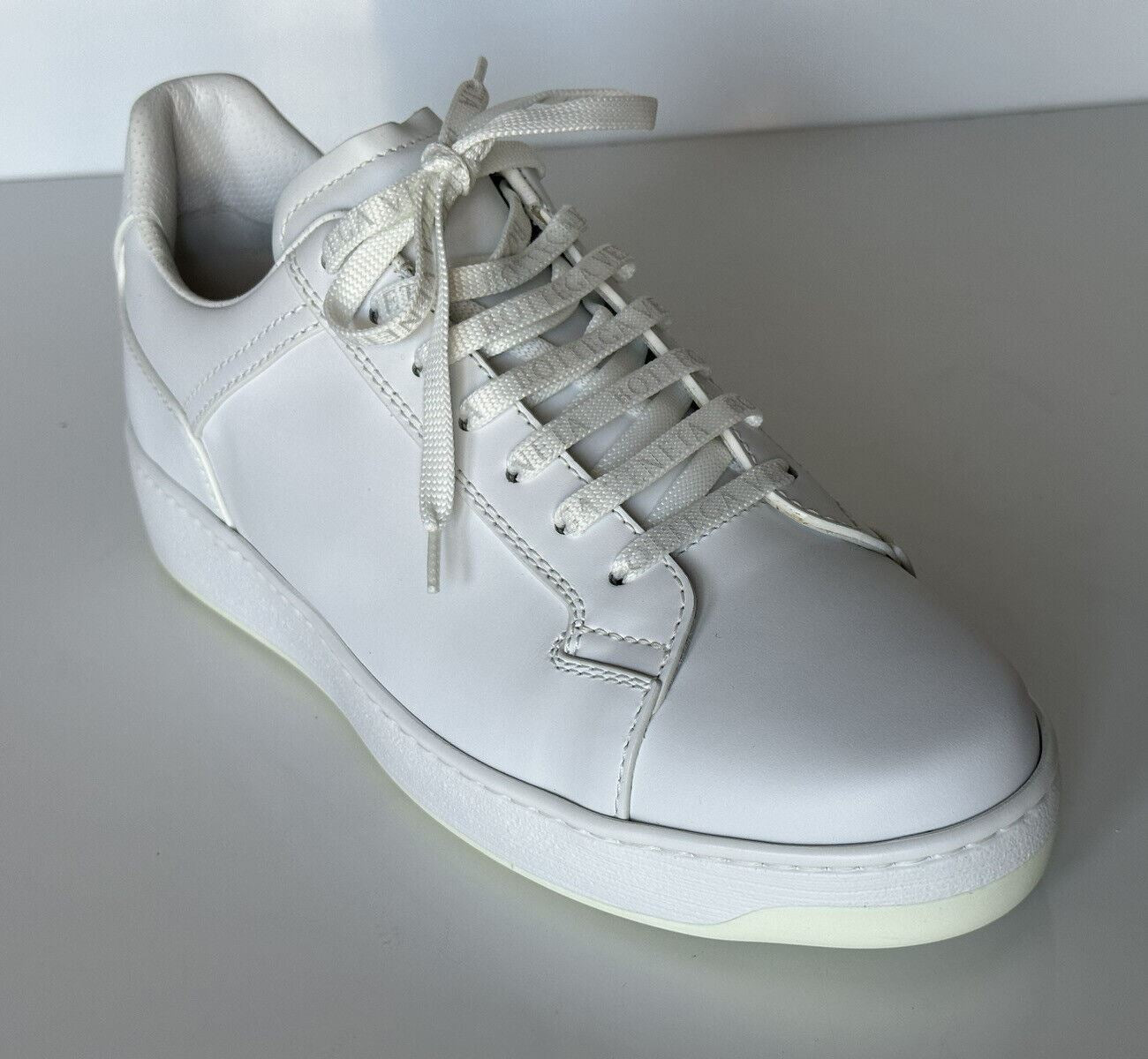 NIB 690 $ Bottega Veneta Herren-Sneakers aus weißem Kalbsleder 9,5 US (42,5) 578298