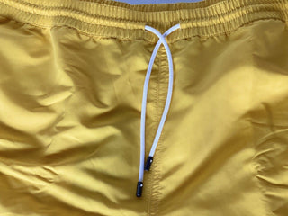 Neu mit Etikett: 295 $ Polo Ralph Lauren Purple Label Herren-Badeshorts in Gelb, Größe L, Portugal 