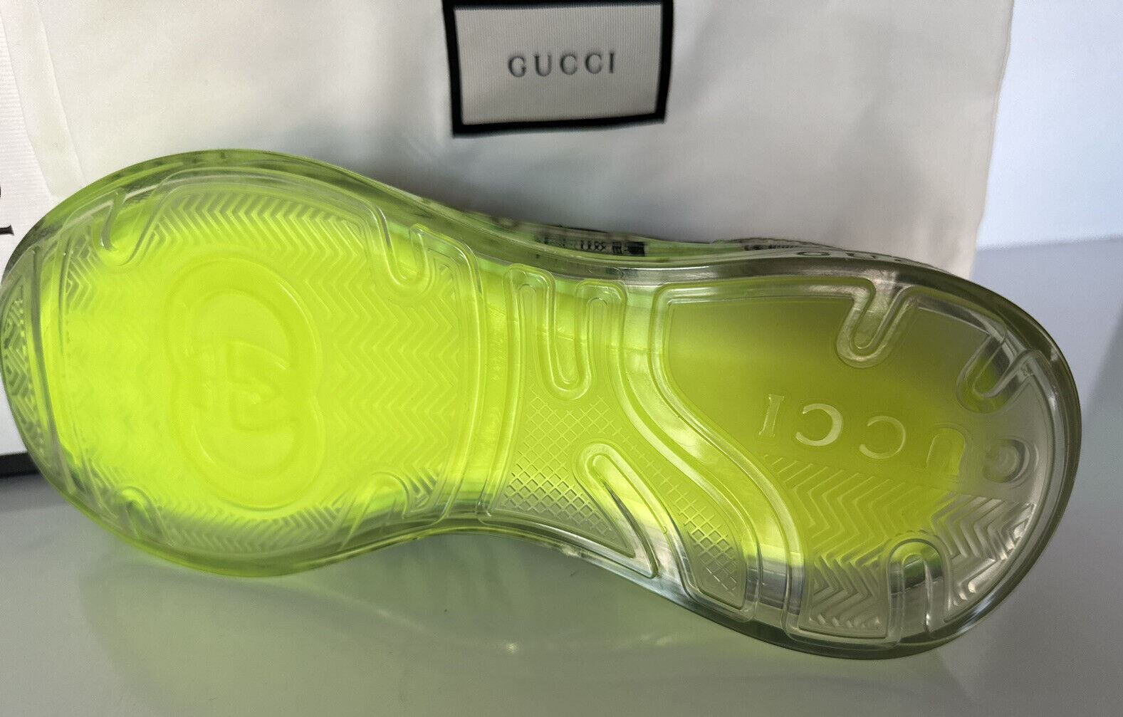 NIB Gucci Ultrapace R Sneakers In Black and Green 8.5 US (Gucci 8) 620337 IT