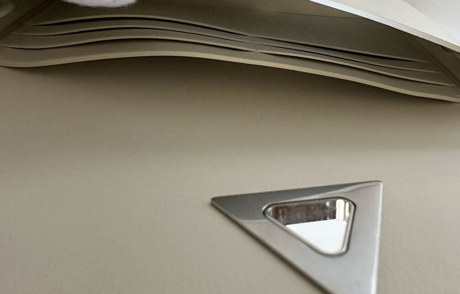Женский белый кожаный кошелек Bottega Veneta 750 долларов NWT 651447 Сделано в Италии 