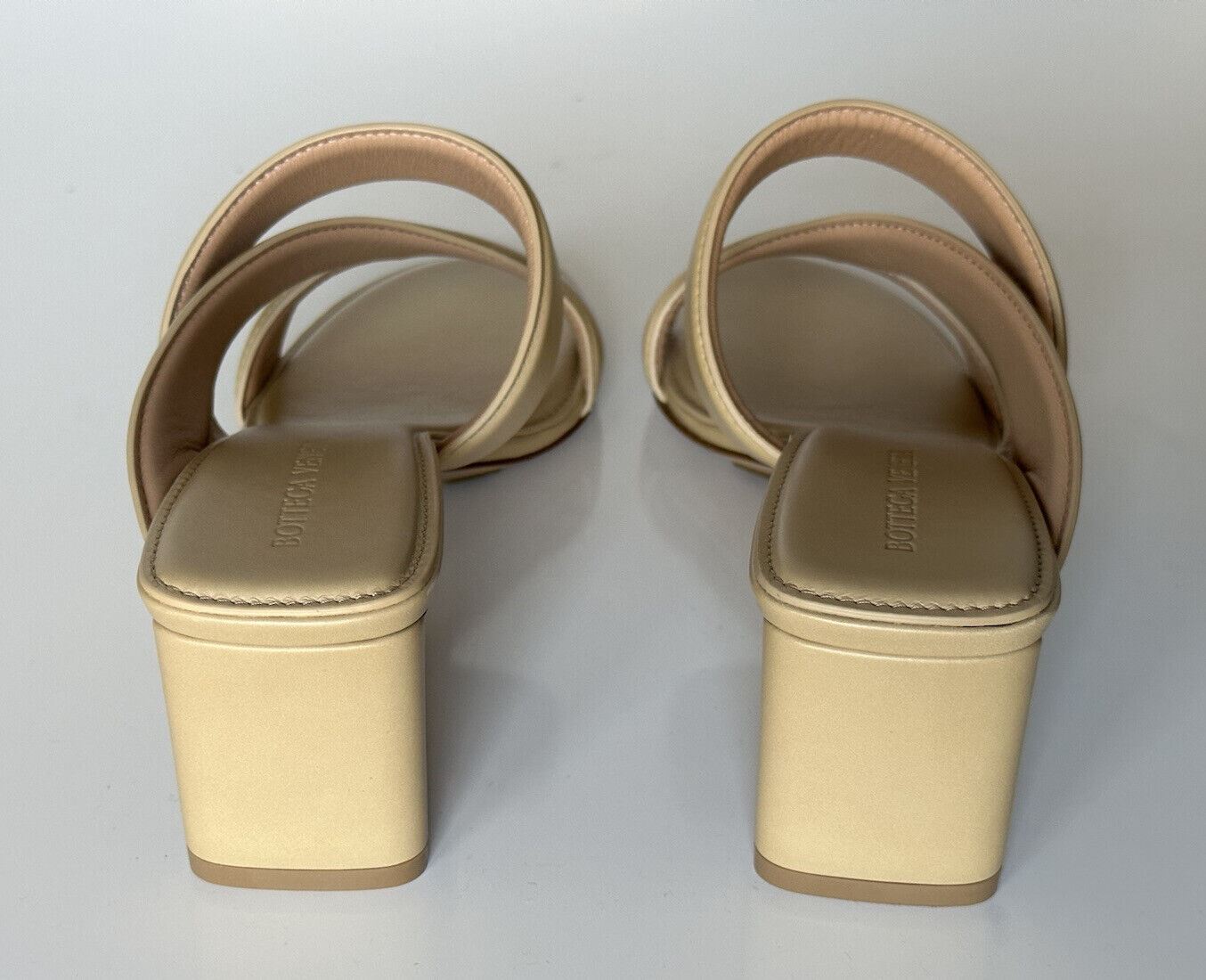 NIB $840 Bottega Veneta Calf Leather Mule Sandals Shoes Cane Sugar 9 US 651376