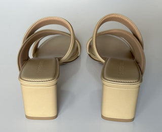 NIB $ 840 Bottega Veneta Kalbsleder Mule Sandalen Schuhe Cane Sugar 9 US 651376 