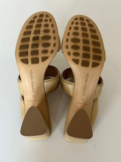 NIB $ 840 Bottega Veneta Kalbsleder Mule Sandalen Schuhe Cane Sugar 9 US 651376 